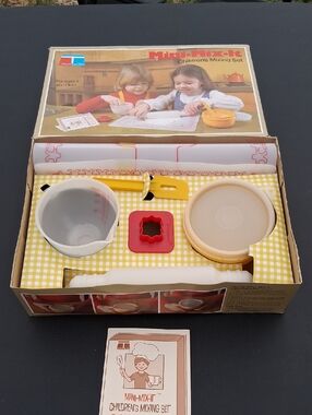 Tupperware Kids Mini-Mix-It Children's Mixing Set - Yellow & Red Play Kitchen